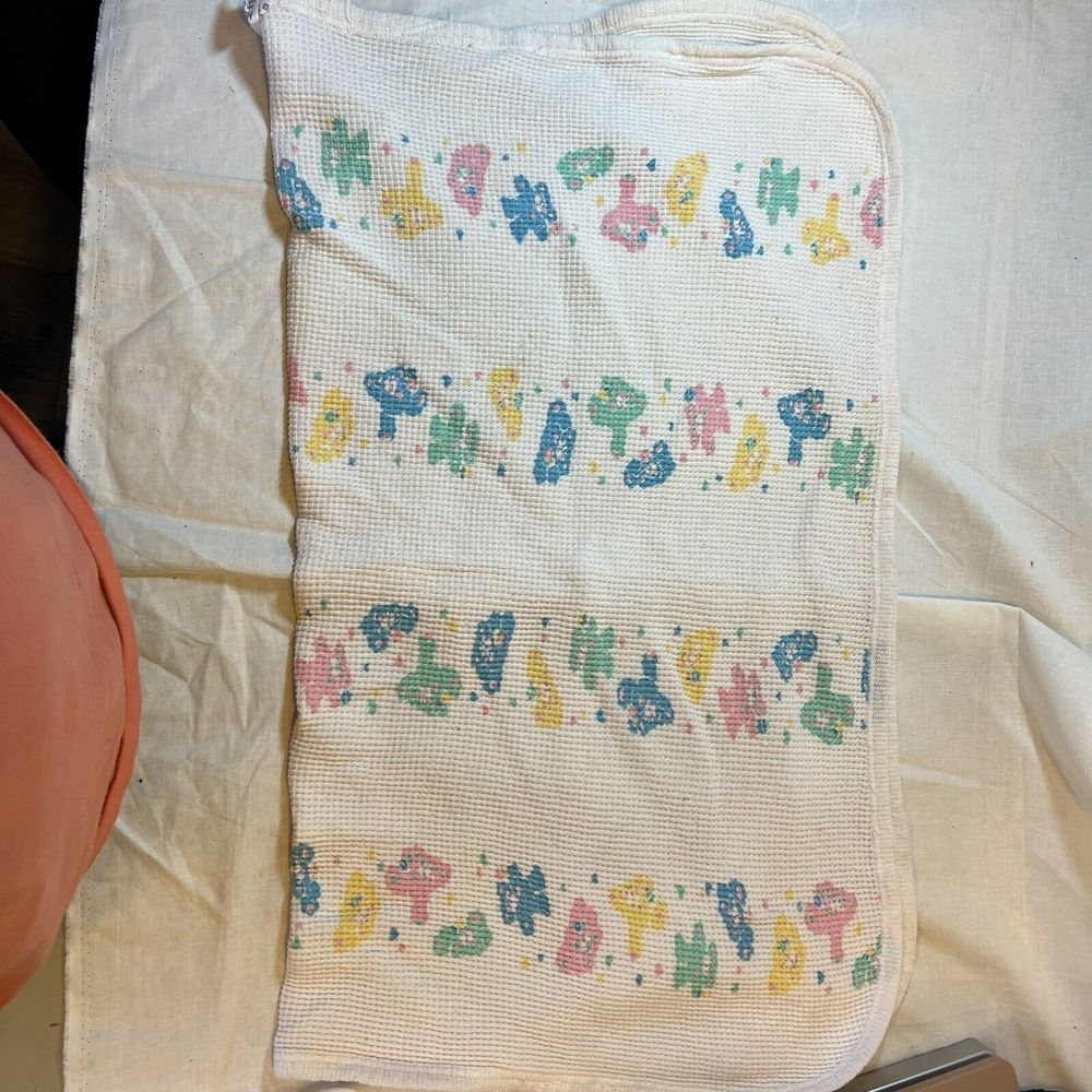 Vtg Baby Morgan Cotton Blanket Thermal Waffle Bears 28x30" Blue Pink Yellow